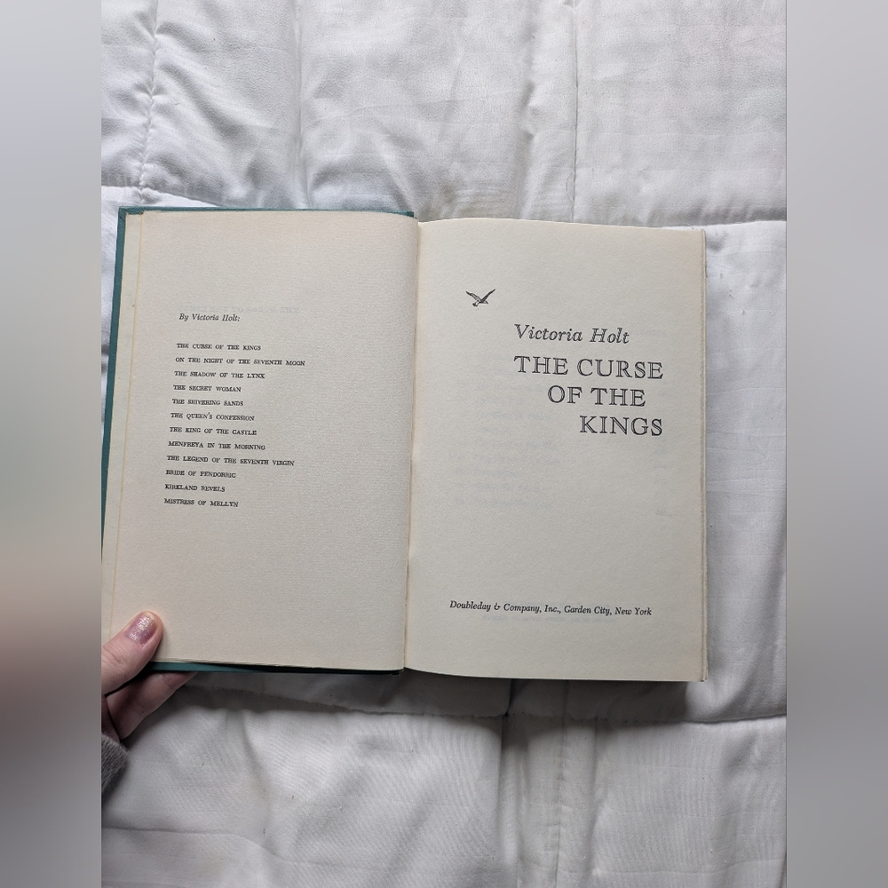 The Curse of the Kings by Victoria Holt